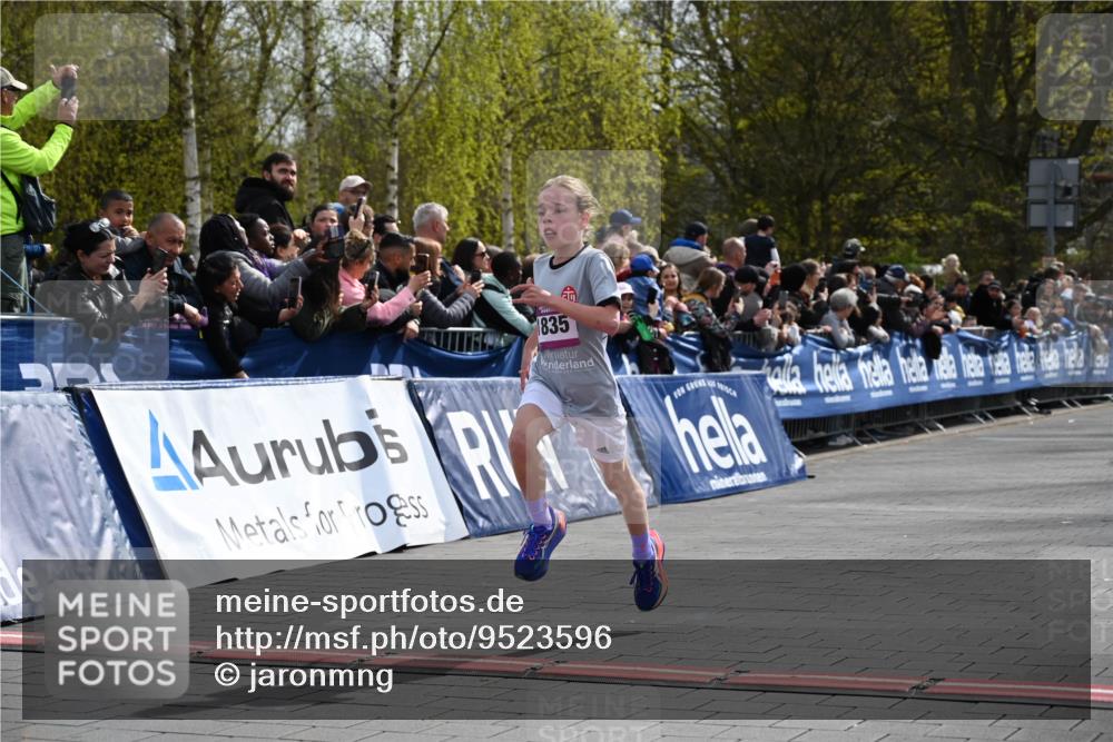 12.04.2026 - 45. Internationalen Wilhelmsburger Insellauf J. Mangold http://msf.ph/oto/9523596 12.04.2026 14:48:23 Ziel 1835, 1824 meine-sportfotos.de