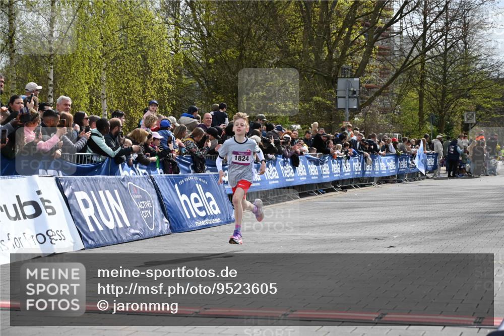 12.04.2026 - 45. Internationalen Wilhelmsburger Insellauf J. Mangold http://msf.ph/oto/9523605 12.04.2026 14:48:25 Ziel 1835, 1824 meine-sportfotos.de