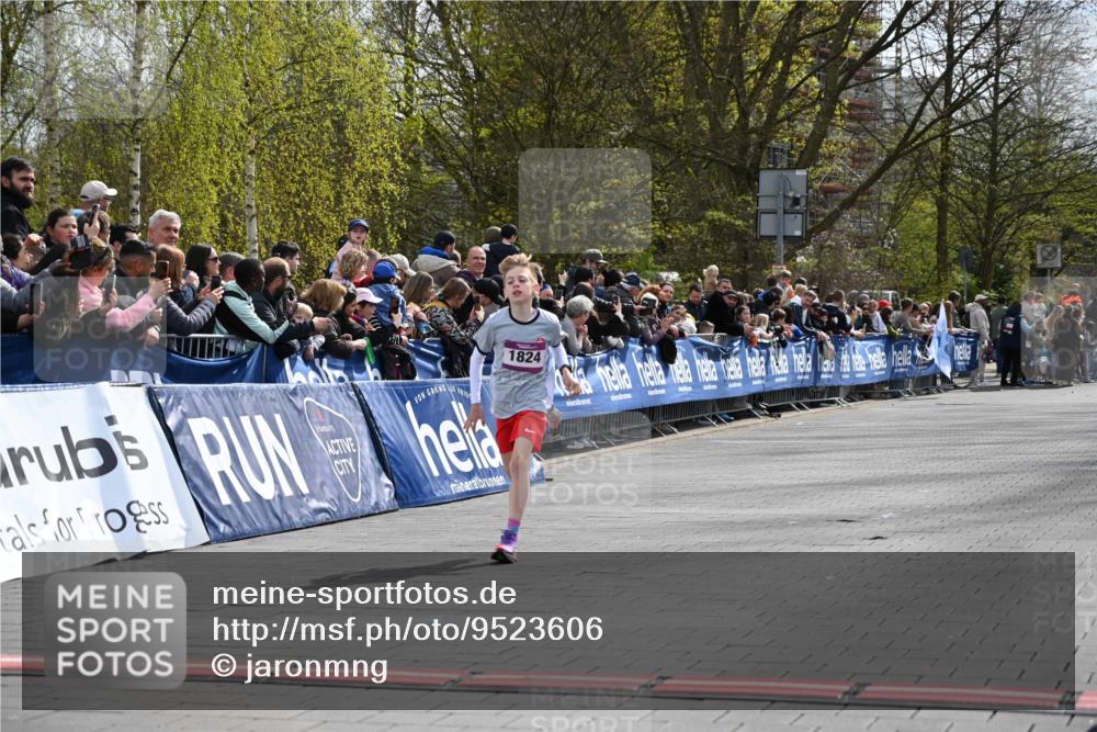 12.04.2026 - 45. Internationalen Wilhelmsburger Insellauf J. Mangold http://msf.ph/oto/9523606 12.04.2026 14:48:25 Ziel 1835, 1824 meine-sportfotos.de