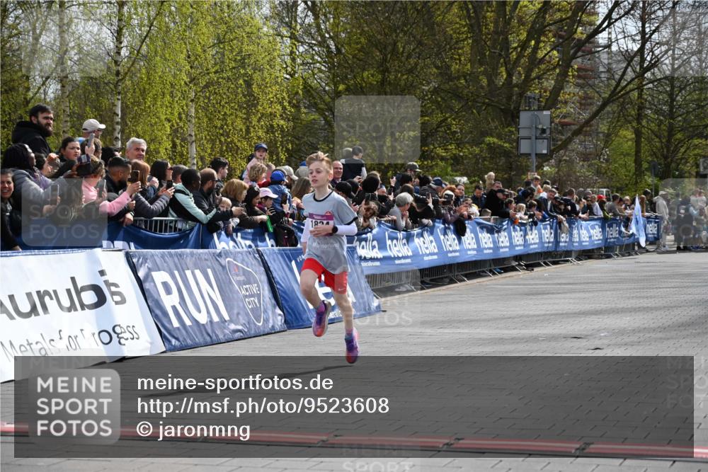 12.04.2026 - 45. Internationalen Wilhelmsburger Insellauf J. Mangold http://msf.ph/oto/9523608 12.04.2026 14:48:26 Ziel 1835, 1824 meine-sportfotos.de