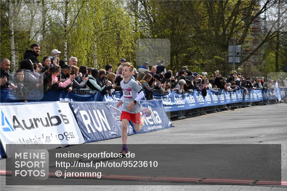 12.04.2026 - 45. Internationalen Wilhelmsburger Insellauf J. Mangold http://msf.ph/oto/9523610 12.04.2026 14:48:26 Ziel 1835, 1824 meine-sportfotos.de