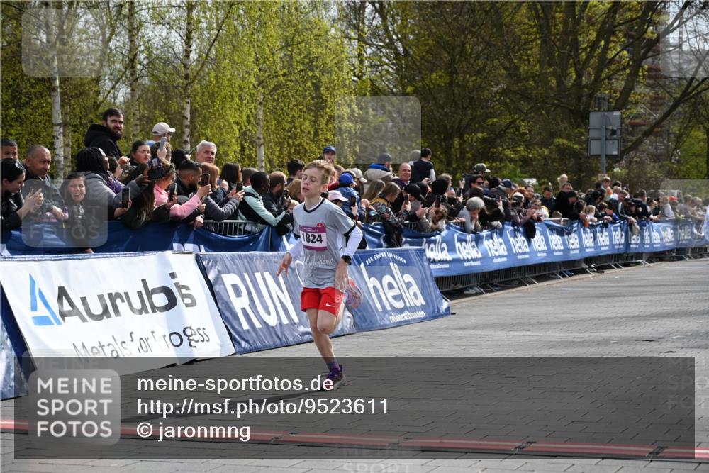 12.04.2026 - 45. Internationalen Wilhelmsburger Insellauf J. Mangold http://msf.ph/oto/9523611 12.04.2026 14:48:26 Ziel 1835, 1824 meine-sportfotos.de