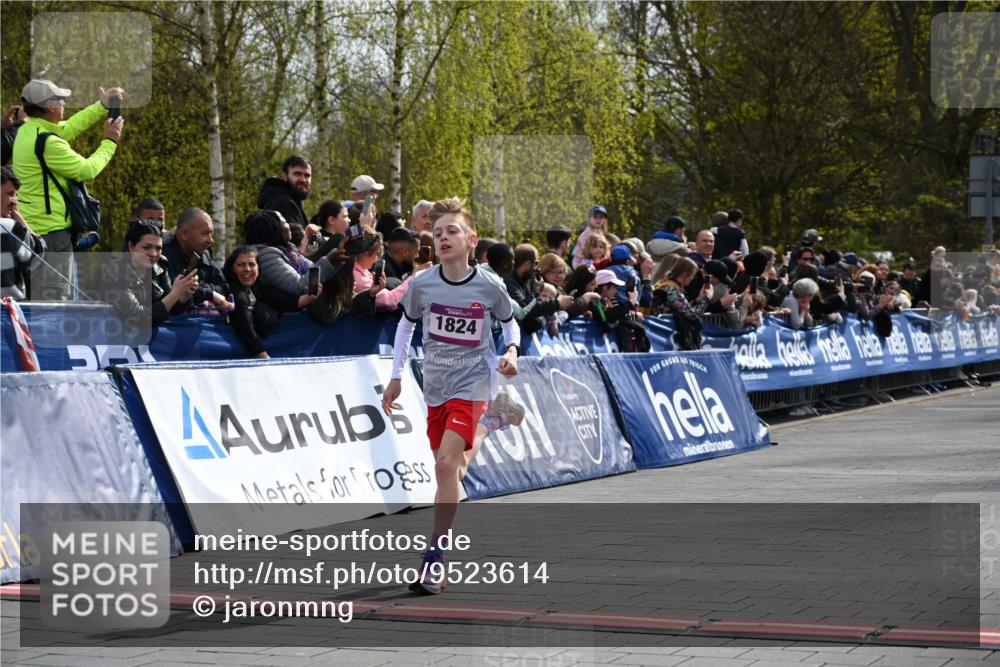 12.04.2026 - 45. Internationalen Wilhelmsburger Insellauf J. Mangold http://msf.ph/oto/9523614 12.04.2026 14:48:26 Ziel 1835, 1824 meine-sportfotos.de