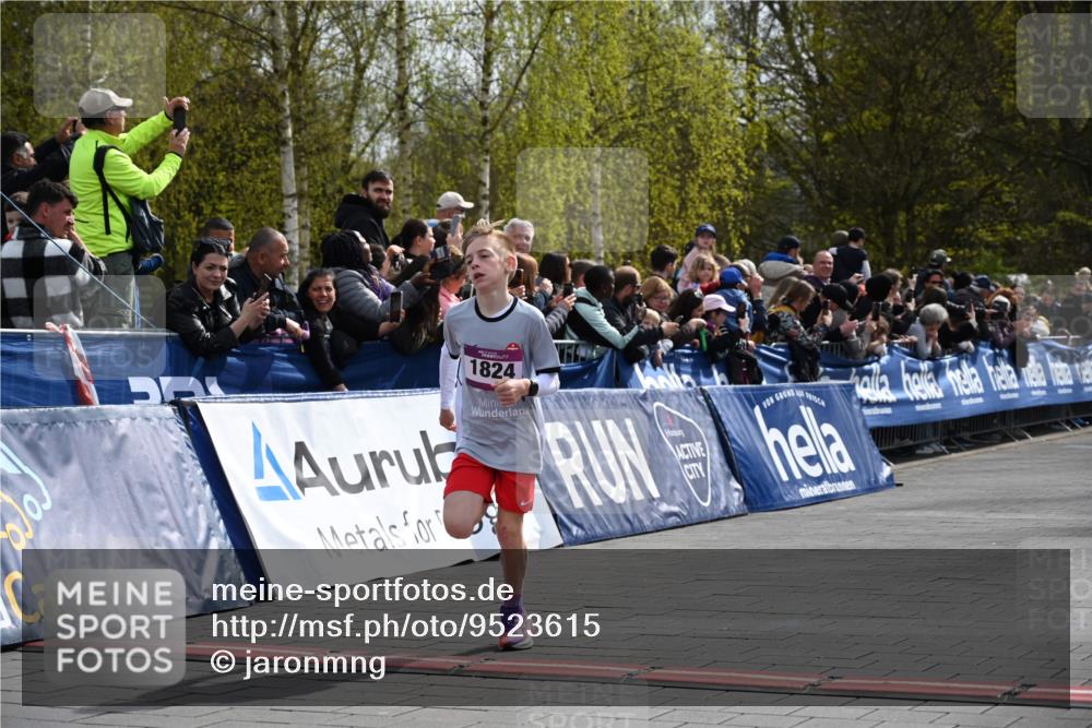 12.04.2026 - 45. Internationalen Wilhelmsburger Insellauf J. Mangold http://msf.ph/oto/9523615 12.04.2026 14:48:26 Ziel 1835, 1824 meine-sportfotos.de