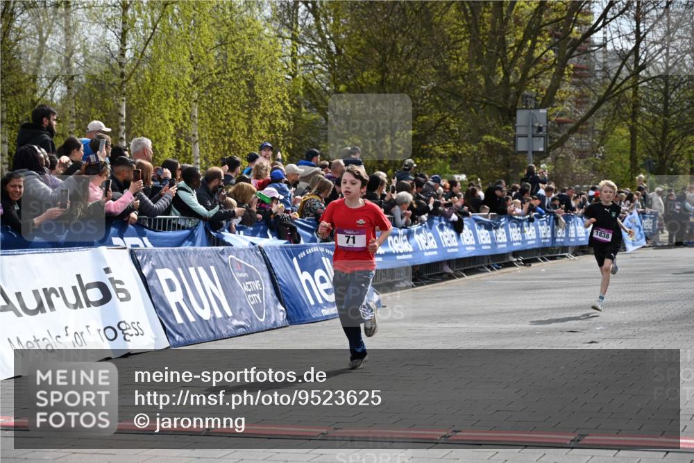 12.04.2026 - 45. Internationalen Wilhelmsburger Insellauf J. Mangold http://msf.ph/oto/9523625 12.04.2026 14:48:34 Ziel 71, 1838, 1068, 599 meine-sportfotos.de