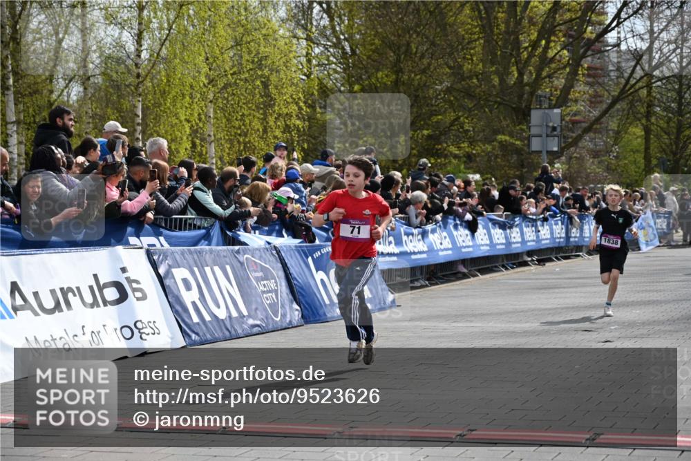 12.04.2026 - 45. Internationalen Wilhelmsburger Insellauf J. Mangold http://msf.ph/oto/9523626 12.04.2026 14:48:34 Ziel 71, 1838, 1068, 599 meine-sportfotos.de