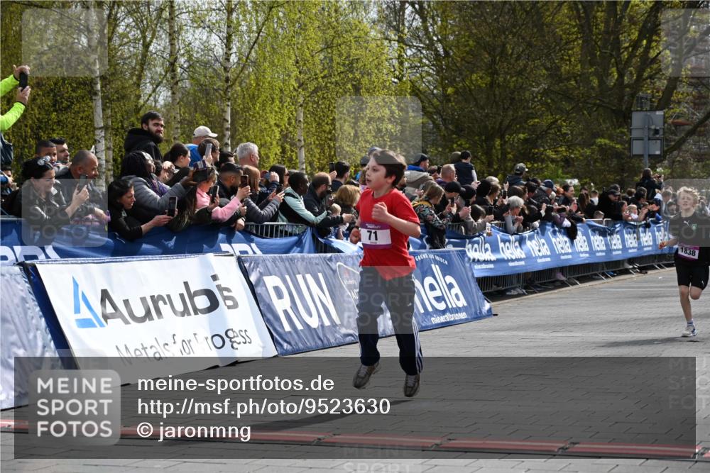 12.04.2026 - 45. Internationalen Wilhelmsburger Insellauf J. Mangold http://msf.ph/oto/9523630 12.04.2026 14:48:35 Ziel 71, 1838, 1068, 599, 18 meine-sportfotos.de