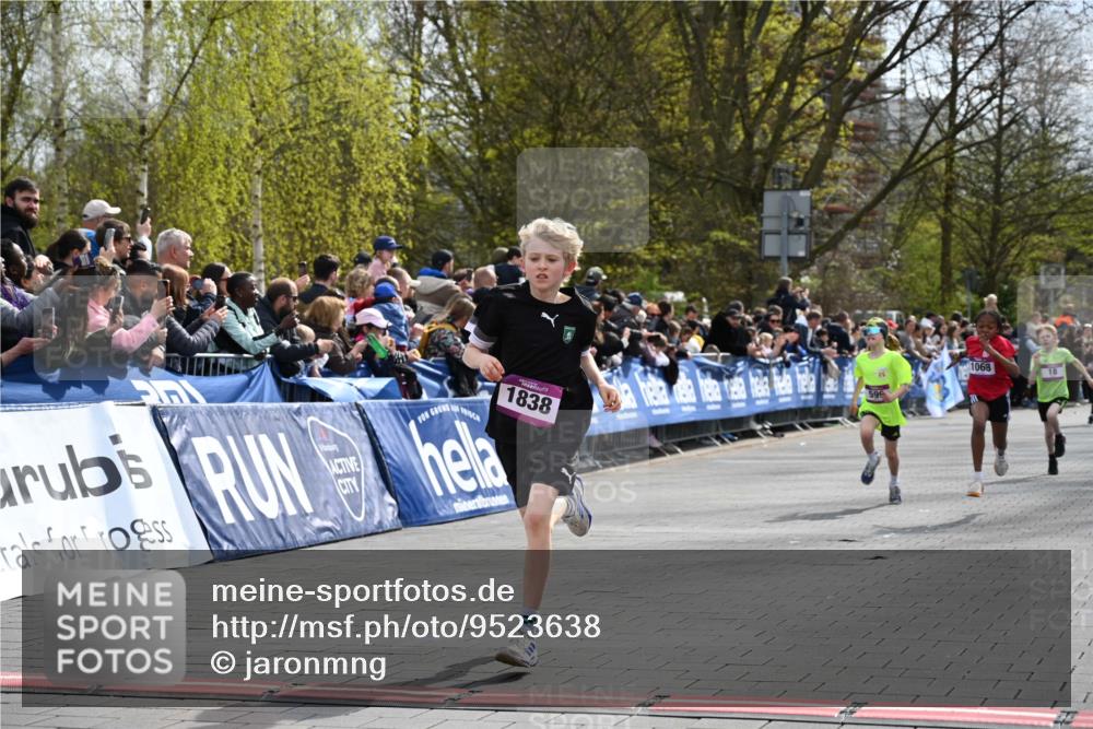 12.04.2026 - 45. Internationalen Wilhelmsburger Insellauf J. Mangold http://msf.ph/oto/9523638 12.04.2026 14:48:36 Ziel 71, 1838, 1068, 599, 18 meine-sportfotos.de