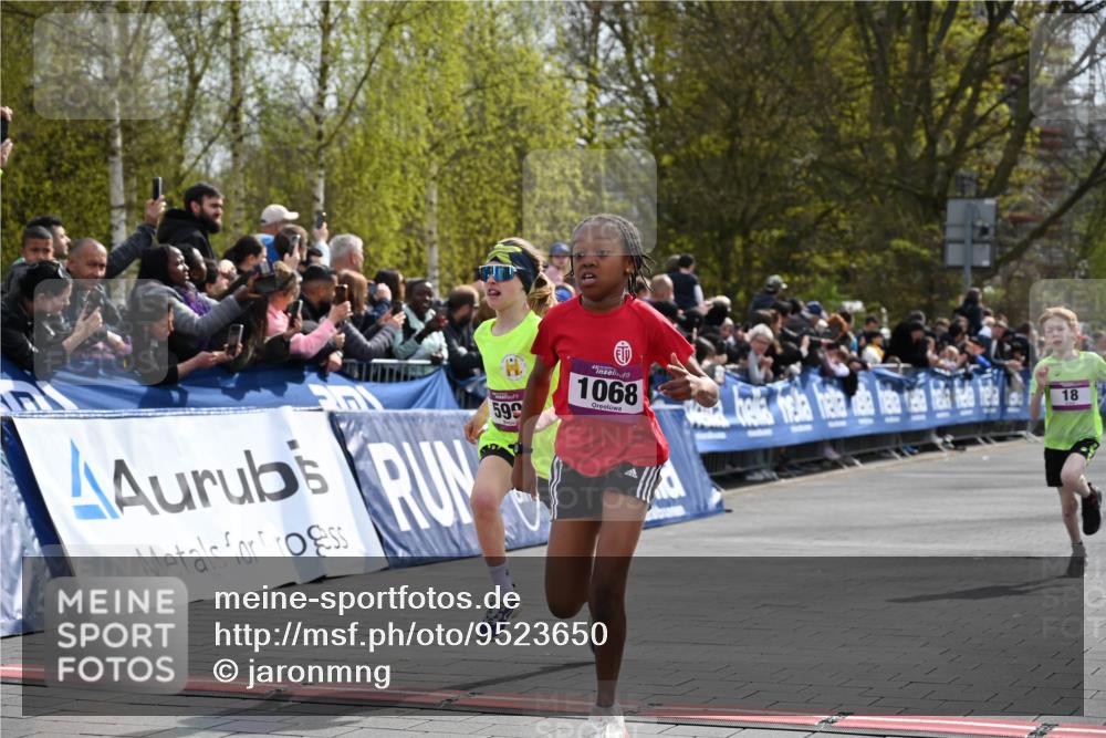 12.04.2026 - 45. Internationalen Wilhelmsburger Insellauf J. Mangold http://msf.ph/oto/9523650 12.04.2026 14:48:38 Ziel 71, 1838, 1068, 599, 18 meine-sportfotos.de
