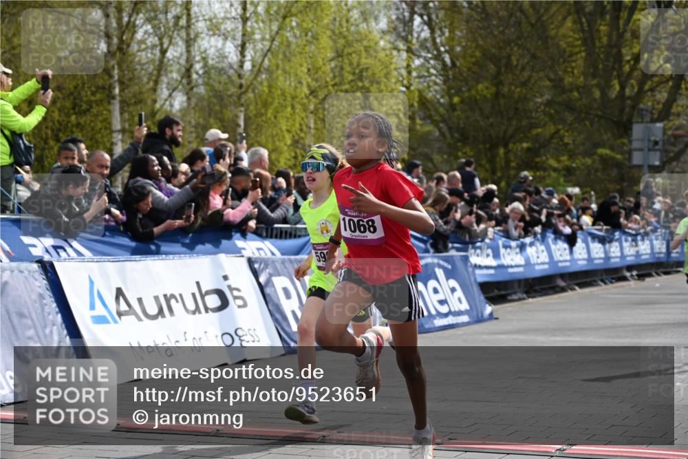 12.04.2026 - 45. Internationalen Wilhelmsburger Insellauf J. Mangold http://msf.ph/oto/9523651 12.04.2026 14:48:38 Ziel 71, 1838, 1068, 599, 18 meine-sportfotos.de