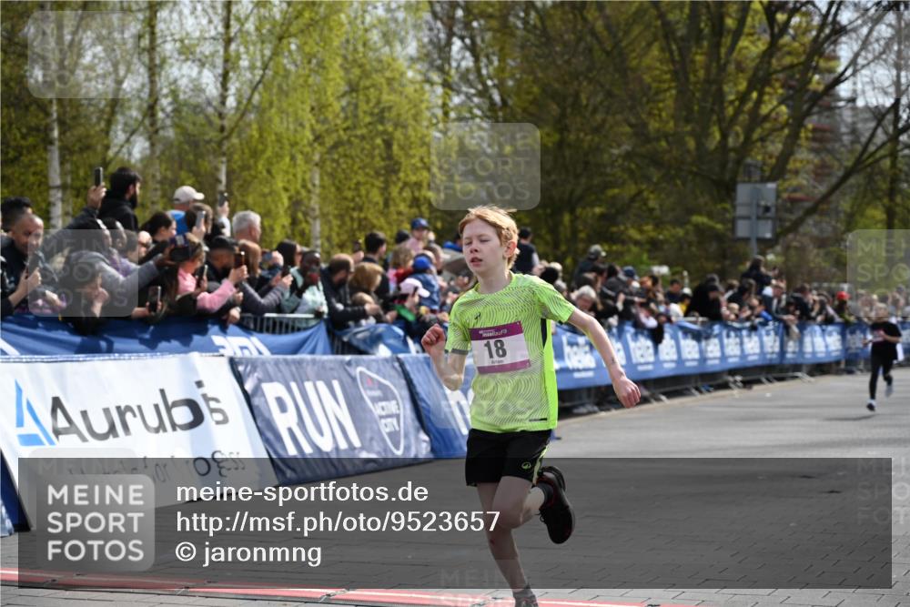 12.04.2026 - 45. Internationalen Wilhelmsburger Insellauf J. Mangold http://msf.ph/oto/9523657 12.04.2026 14:48:39 Ziel 71, 1838, 1068, 599, 18, 382 meine-sportfotos.de