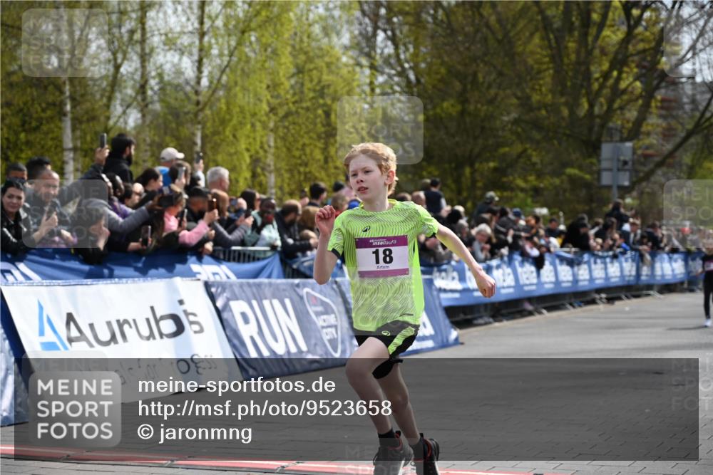12.04.2026 - 45. Internationalen Wilhelmsburger Insellauf J. Mangold http://msf.ph/oto/9523658 12.04.2026 14:48:39 Ziel 71, 1838, 1068, 599, 18, 382 meine-sportfotos.de
