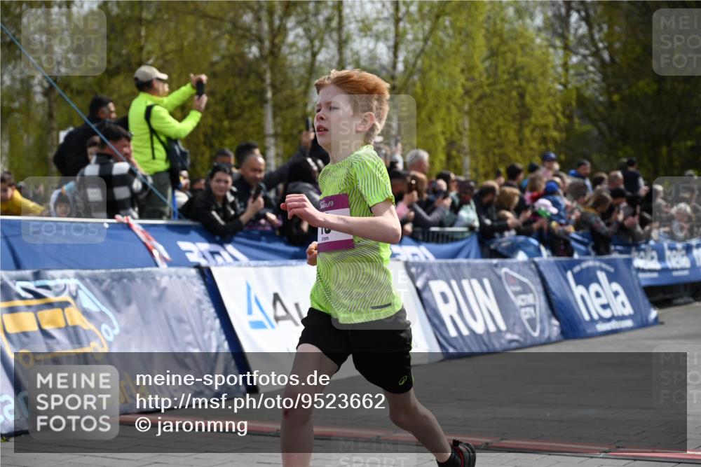 12.04.2026 - 45. Internationalen Wilhelmsburger Insellauf J. Mangold http://msf.ph/oto/9523662 12.04.2026 14:48:39 Ziel 71, 1838, 1068, 599, 18, 382 meine-sportfotos.de