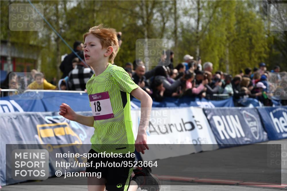 12.04.2026 - 45. Internationalen Wilhelmsburger Insellauf J. Mangold http://msf.ph/oto/9523664 12.04.2026 14:48:40 Ziel 1838, 1068, 599, 18, 382 meine-sportfotos.de