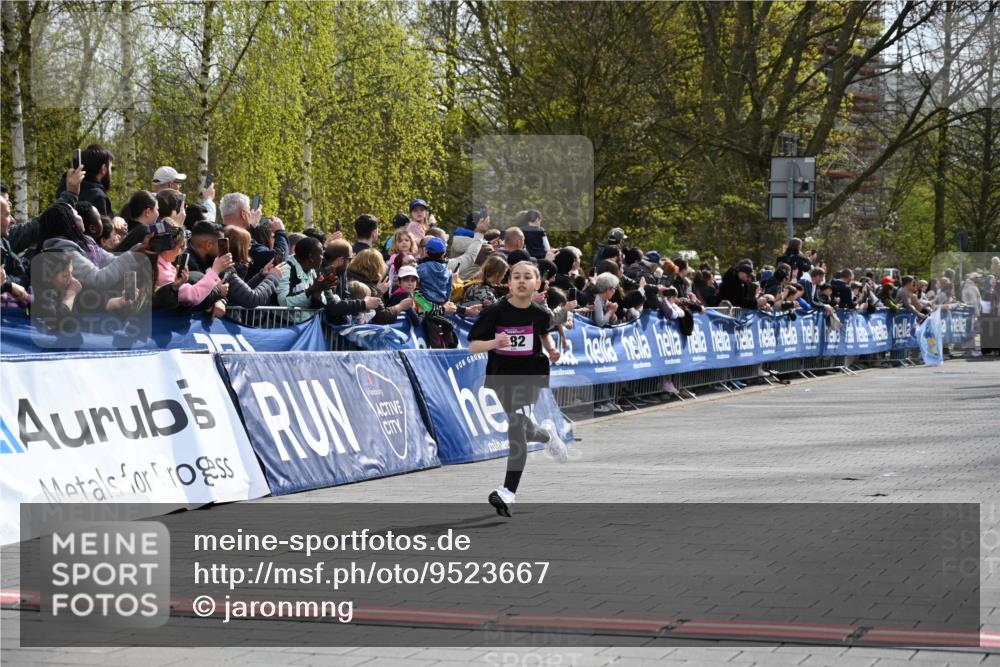 12.04.2026 - 45. Internationalen Wilhelmsburger Insellauf J. Mangold http://msf.ph/oto/9523667 12.04.2026 14:48:42 Ziel 599, 18, 382 meine-sportfotos.de