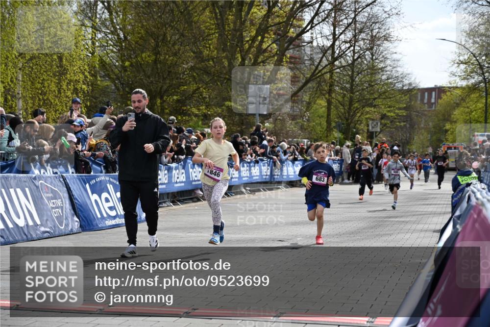12.04.2026 - 45. Internationalen Wilhelmsburger Insellauf J. Mangold http://msf.ph/oto/9523699 12.04.2026 14:48:50 Ziel 1826, 1841, 337, 167, 1846, 683, 900, 899 meine-sportfotos.de