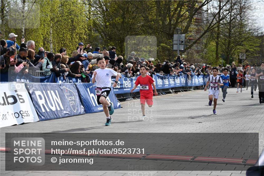 12.04.2026 - 45. Internationalen Wilhelmsburger Insellauf J. Mangold http://msf.ph/oto/9523731 12.04.2026 14:48:55 Ziel 1846, 683, 900, 899, 49, 424, 70, 381, 906 meine-sportfotos.de