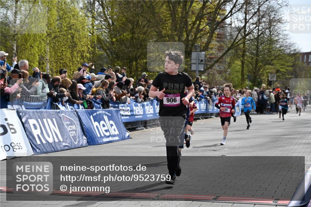 12.04.2026 - 45. Internationalen Wilhelmsburger Insellauf J. Mangold http://msf.ph/oto/9523759 12.04.2026 14:48:59 Ziel 49, 424, 70, 381, 906, 1045, 36, 904, 1807 meine-sportfotos.de