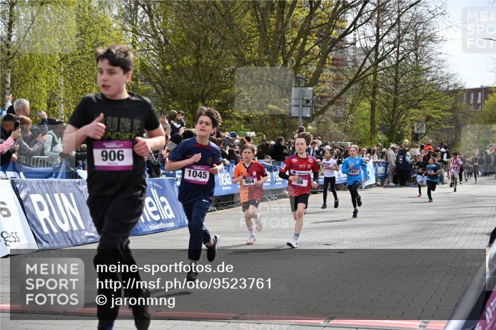 12.04.2026 - 45. Internationalen Wilhelmsburger Insellauf J. Mangold http://msf.ph/oto/9523761 12.04.2026 14:49:00 Ziel 49, 424, 70, 381, 906, 1045, 36, 904, 1807 meine-sportfotos.de