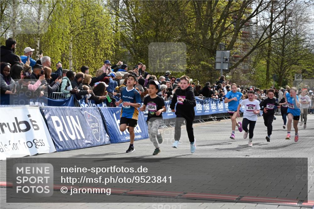 12.04.2026 - 45. Internationalen Wilhelmsburger Insellauf J. Mangold http://msf.ph/oto/9523841 12.04.2026 14:49:11 Ziel 31, 373, 38, 1804, 1836, 5015, 876, 1816, 1815, 428, 385, 371, 433 meine-sportfotos.de