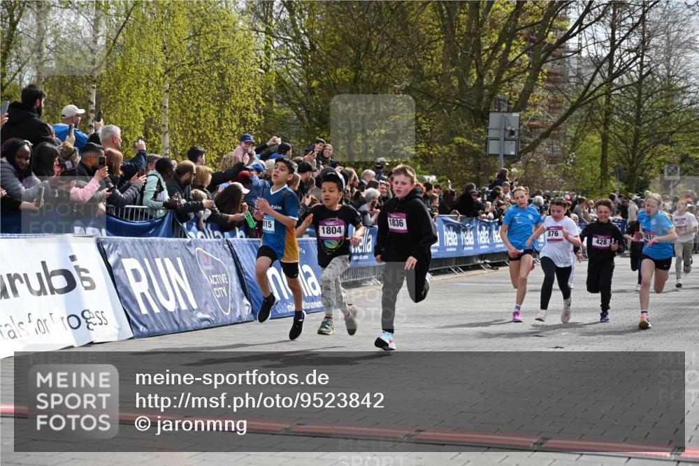 12.04.2026 - 45. Internationalen Wilhelmsburger Insellauf J. Mangold http://msf.ph/oto/9523842 12.04.2026 14:49:11 Ziel 31, 373, 38, 1804, 1836, 5015, 876, 1816, 1815, 428, 385, 371, 433 meine-sportfotos.de
