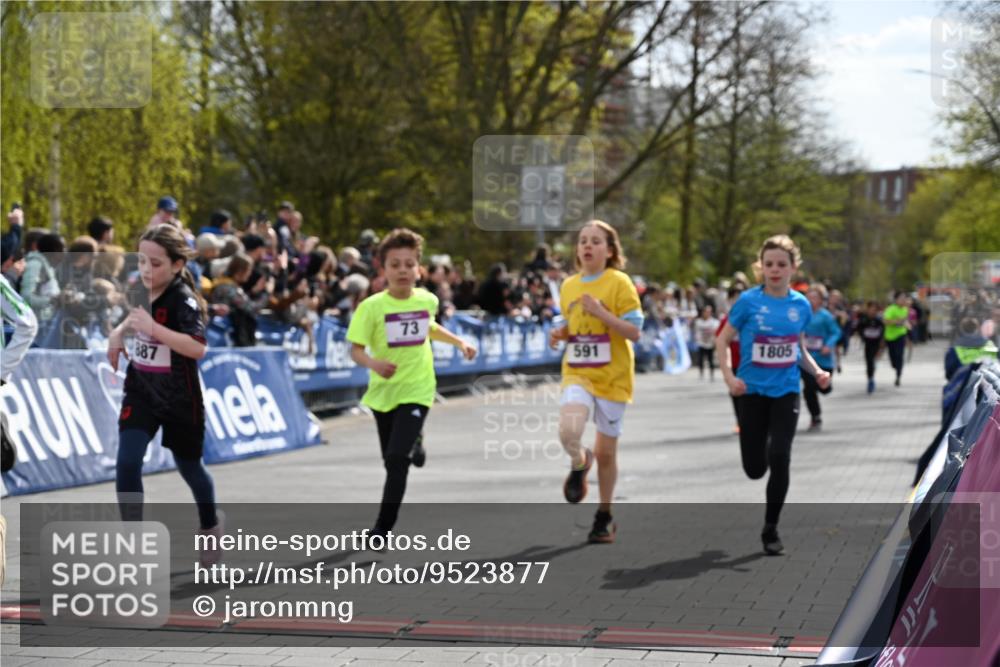 12.04.2026 - 45. Internationalen Wilhelmsburger Insellauf J. Mangold http://msf.ph/oto/9523877 12.04.2026 14:49:16 Ziel 876, 1816, 1815, 428, 385, 371, 433, 487, 887, 73, 1805, 591, 1043, 101 meine-sportfotos.de