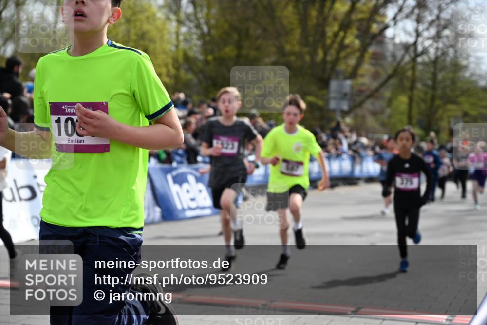 12.04.2026 - 45. Internationalen Wilhelmsburger Insellauf J. Mangold http://msf.ph/oto/9523909 12.04.2026 14:49:22 Ziel 1043, 101, 1063, 1048, 601, 418, 684, 597, 1823, 375, 2, 896, 372, 1055, 51 meine-sportfotos.de
