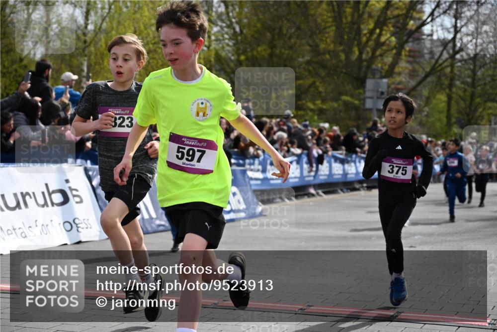 12.04.2026 - 45. Internationalen Wilhelmsburger Insellauf J. Mangold http://msf.ph/oto/9523913 12.04.2026 14:49:23 Ziel 1043, 101, 1063, 1048, 601, 418, 684, 597, 1823, 375, 2, 896, 372, 1055, 51, 693, 1817, 100 meine-sportfotos.de