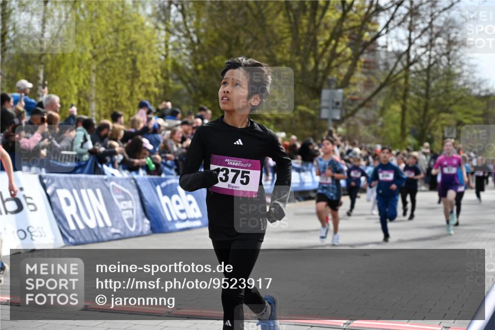 12.04.2026 - 45. Internationalen Wilhelmsburger Insellauf J. Mangold http://msf.ph/oto/9523917 12.04.2026 14:49:24 Ziel 1063, 1048, 601, 418, 684, 597, 1823, 375, 2, 896, 372, 1055, 51, 693, 1817, 100, 855, 897 meine-sportfotos.de