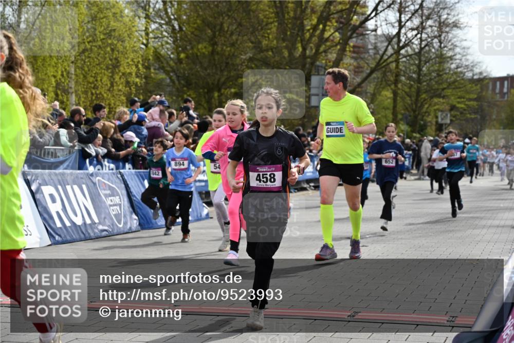 12.04.2026 - 45. Internationalen Wilhelmsburger Insellauf J. Mangold http://msf.ph/oto/9523993 12.04.2026 14:49:37 Ziel 1809, 440, 881, 348, 602, 627, 458, 161, 542, 1842, 894, 882, 652, 1818, 867, 377 meine-sportfotos.de