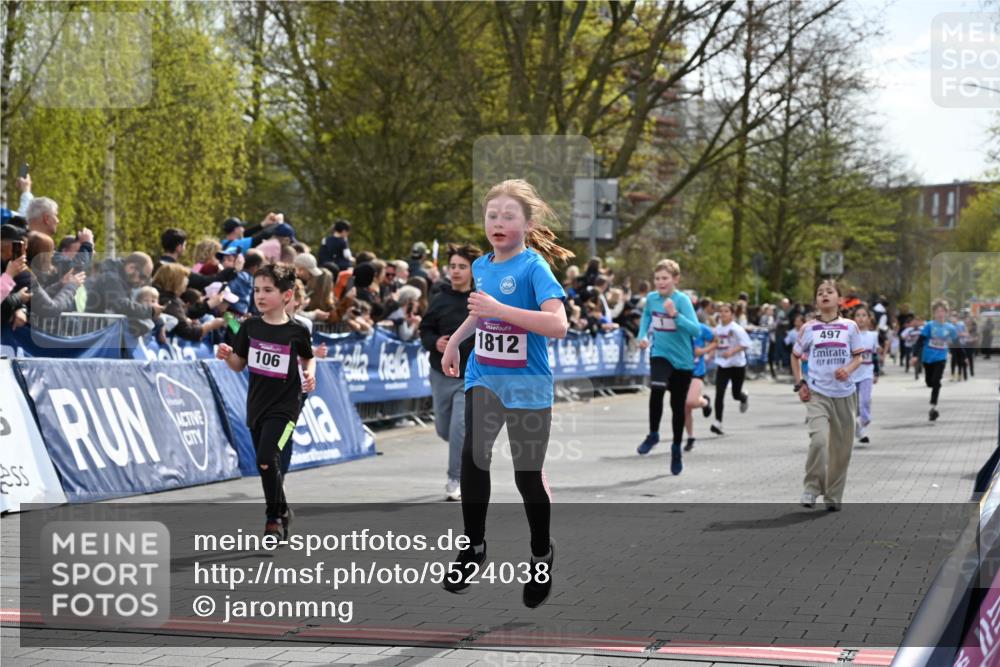 12.04.2026 - 45. Internationalen Wilhelmsburger Insellauf J. Mangold http://msf.ph/oto/9524038 12.04.2026 14:49:44 Ziel 867, 377, 879, 1839, 401, 1812, 106, 169, 1, 1813, 497, 1808, 406, 1811, 367 meine-sportfotos.de