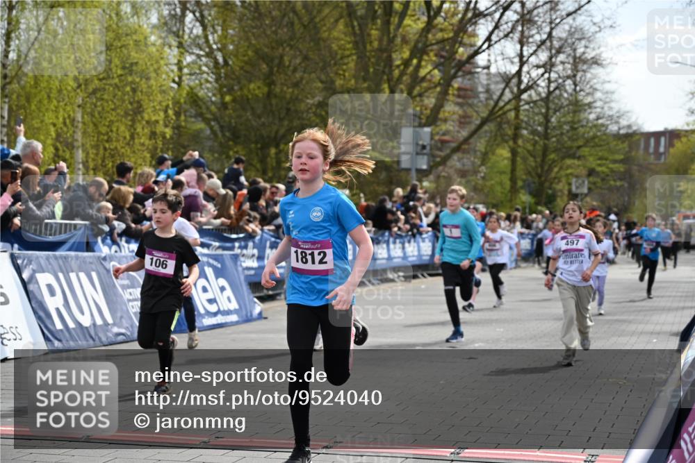 12.04.2026 - 45. Internationalen Wilhelmsburger Insellauf J. Mangold http://msf.ph/oto/9524040 12.04.2026 14:49:44 Ziel 867, 377, 879, 1839, 401, 1812, 106, 169, 1, 1813, 497, 1808, 406, 1811, 367 meine-sportfotos.de