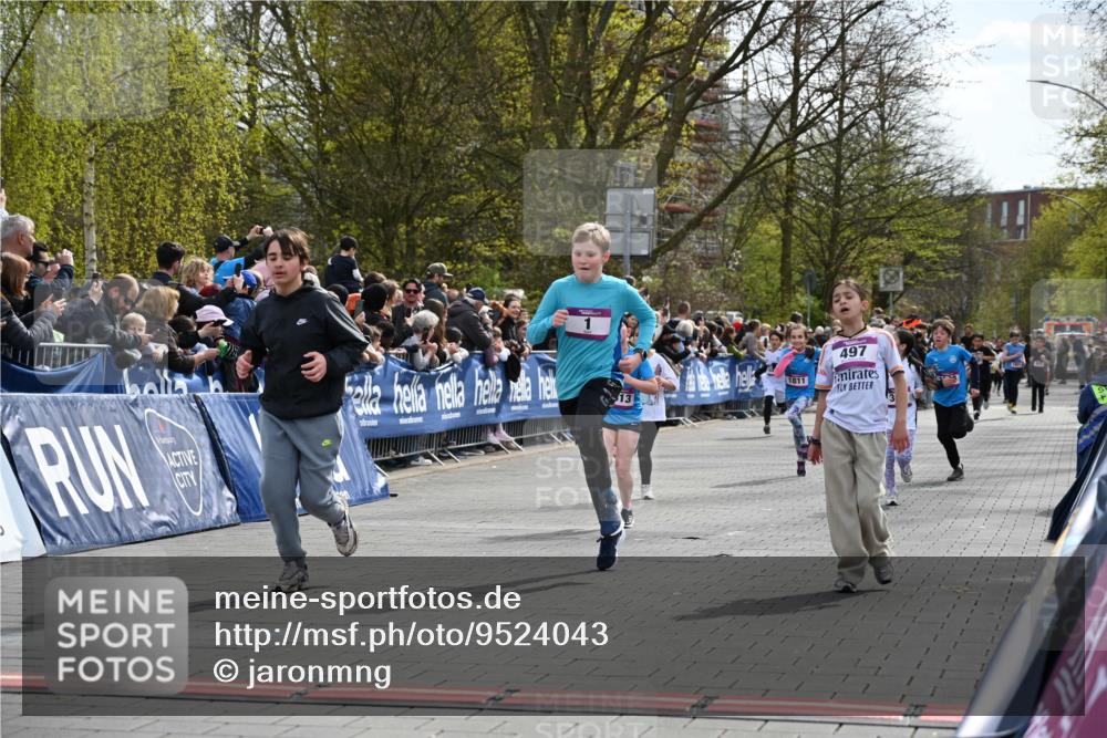 12.04.2026 - 45. Internationalen Wilhelmsburger Insellauf J. Mangold http://msf.ph/oto/9524043 12.04.2026 14:49:45 Ziel 377, 879, 1839, 401, 1812, 106, 169, 1, 1813, 497, 1808, 406, 1811, 367, 1830 meine-sportfotos.de