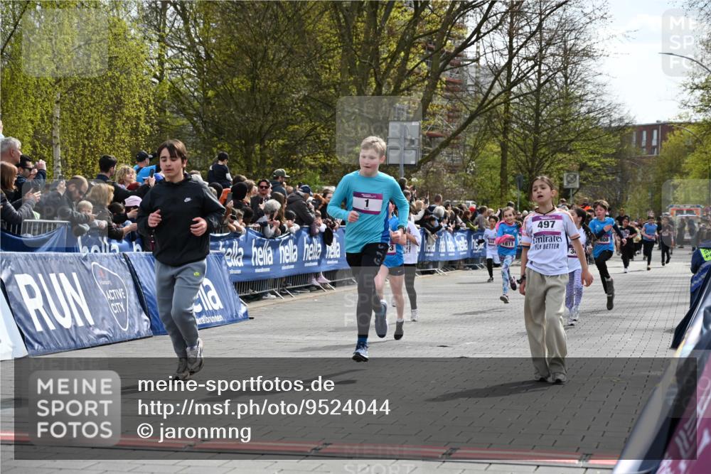 12.04.2026 - 45. Internationalen Wilhelmsburger Insellauf J. Mangold http://msf.ph/oto/9524044 12.04.2026 14:49:45 Ziel 377, 879, 1839, 401, 1812, 106, 169, 1, 1813, 497, 1808, 406, 1811, 367, 1830 meine-sportfotos.de
