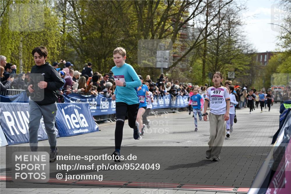 12.04.2026 - 45. Internationalen Wilhelmsburger Insellauf J. Mangold http://msf.ph/oto/9524049 12.04.2026 14:49:45 Ziel 377, 879, 1839, 401, 1812, 106, 169, 1, 1813, 497, 1808, 406, 1811, 367, 1830 meine-sportfotos.de