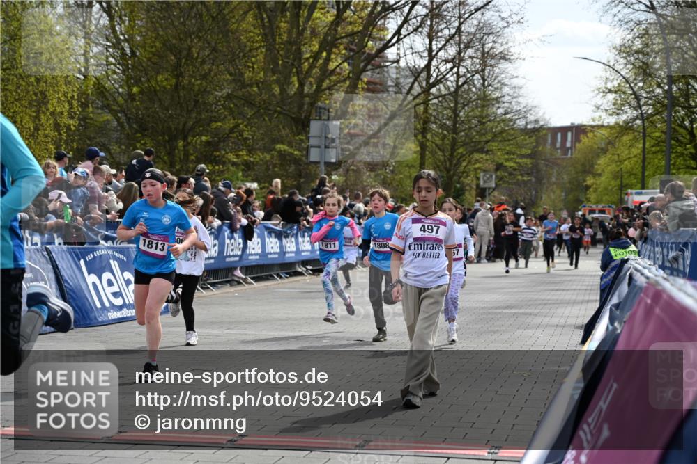 12.04.2026 - 45. Internationalen Wilhelmsburger Insellauf J. Mangold http://msf.ph/oto/9524054 12.04.2026 14:49:46 Ziel 879, 1839, 401, 1812, 106, 169, 1, 1813, 497, 1808, 406, 1811, 367, 1830, 1848, 439 meine-sportfotos.de