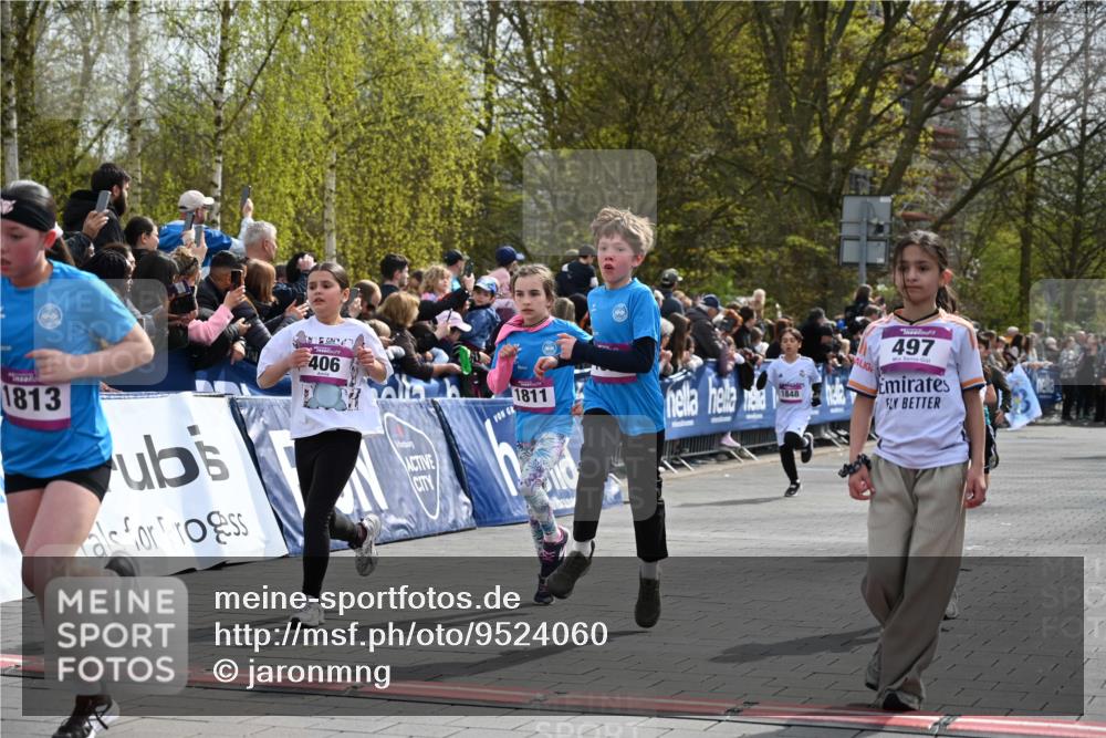12.04.2026 - 45. Internationalen Wilhelmsburger Insellauf J. Mangold http://msf.ph/oto/9524060 12.04.2026 14:49:47 Ziel 401, 1812, 106, 169, 1, 1813, 497, 1808, 406, 1811, 367, 1830, 1848, 439 meine-sportfotos.de