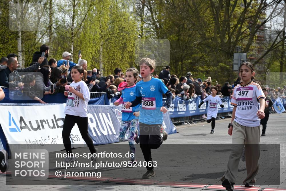 12.04.2026 - 45. Internationalen Wilhelmsburger Insellauf J. Mangold http://msf.ph/oto/9524063 12.04.2026 14:49:47 Ziel 401, 1812, 106, 169, 1, 1813, 497, 1808, 406, 1811, 367, 1830, 1848, 439 meine-sportfotos.de