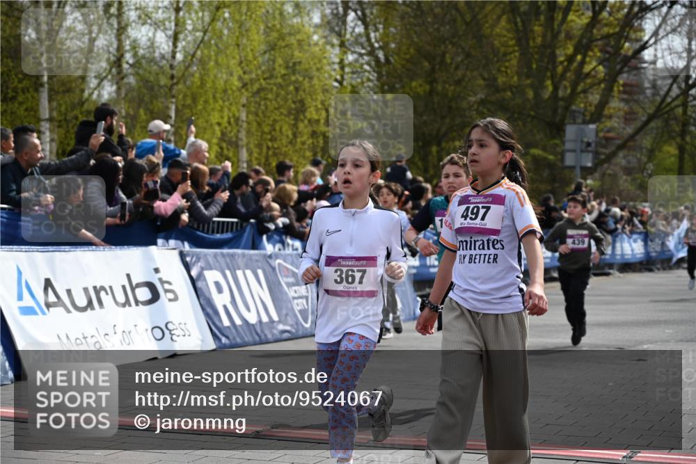 12.04.2026 - 45. Internationalen Wilhelmsburger Insellauf J. Mangold http://msf.ph/oto/9524067 12.04.2026 14:49:49 Ziel 169, 1, 1813, 497, 1808, 406, 1811, 367, 1830, 1848, 439, 389 meine-sportfotos.de