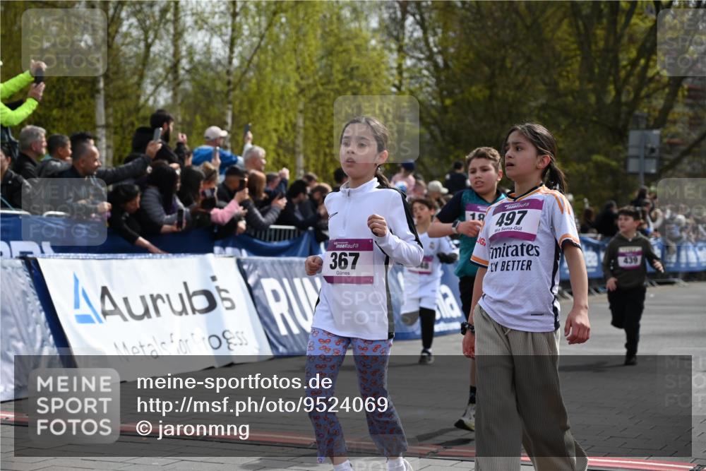 12.04.2026 - 45. Internationalen Wilhelmsburger Insellauf J. Mangold http://msf.ph/oto/9524069 12.04.2026 14:49:49 Ziel 169, 1, 1813, 497, 1808, 406, 1811, 367, 1830, 1848, 439, 389 meine-sportfotos.de