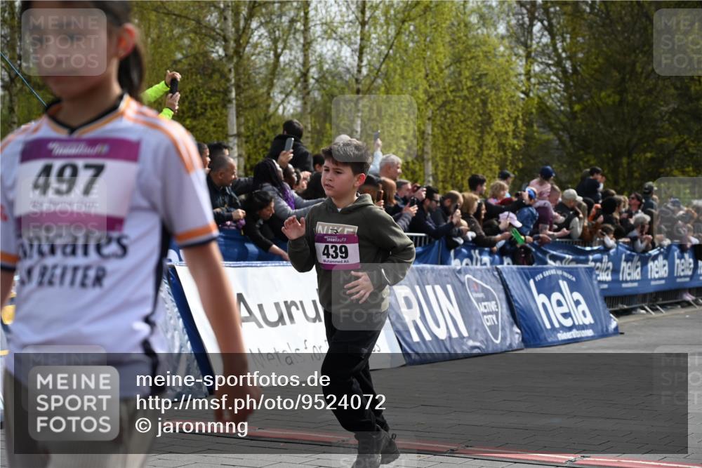 12.04.2026 - 45. Internationalen Wilhelmsburger Insellauf J. Mangold http://msf.ph/oto/9524072 12.04.2026 14:49:51 Ziel 497, 1808, 406, 1811, 367, 1830, 1848, 439, 389, 1821 meine-sportfotos.de