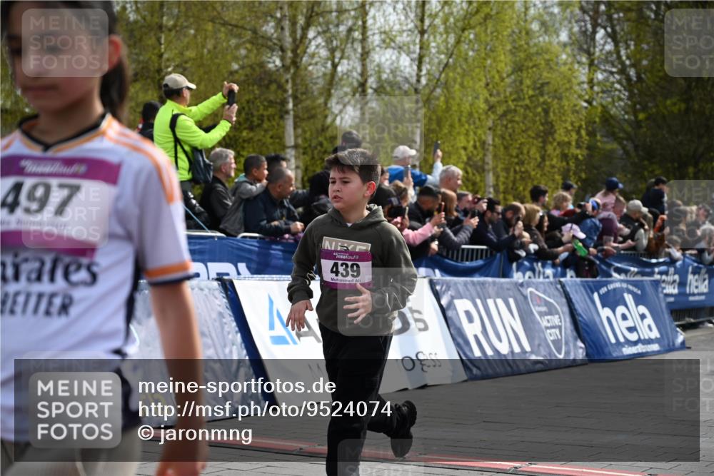 12.04.2026 - 45. Internationalen Wilhelmsburger Insellauf J. Mangold http://msf.ph/oto/9524074 12.04.2026 14:49:51 Ziel 497, 1808, 406, 1811, 367, 1830, 1848, 439, 389, 1821 meine-sportfotos.de