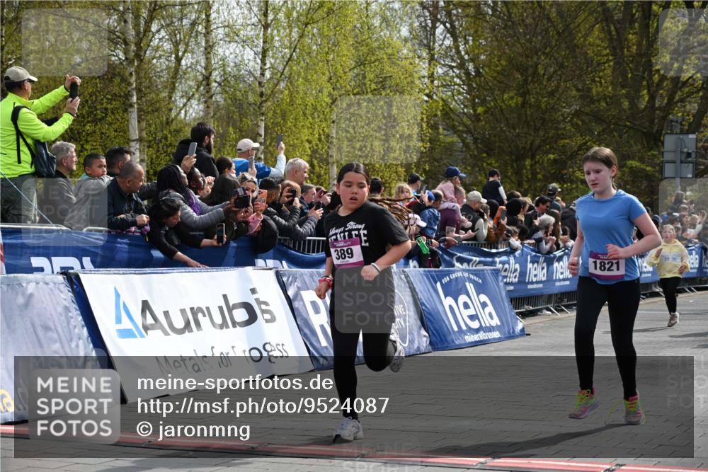 12.04.2026 - 45. Internationalen Wilhelmsburger Insellauf J. Mangold http://msf.ph/oto/9524087 12.04.2026 14:49:54 Ziel 1848, 439, 389, 1821, 857, 872, 402, 451, 608, 466, 878, 849, 861 meine-sportfotos.de