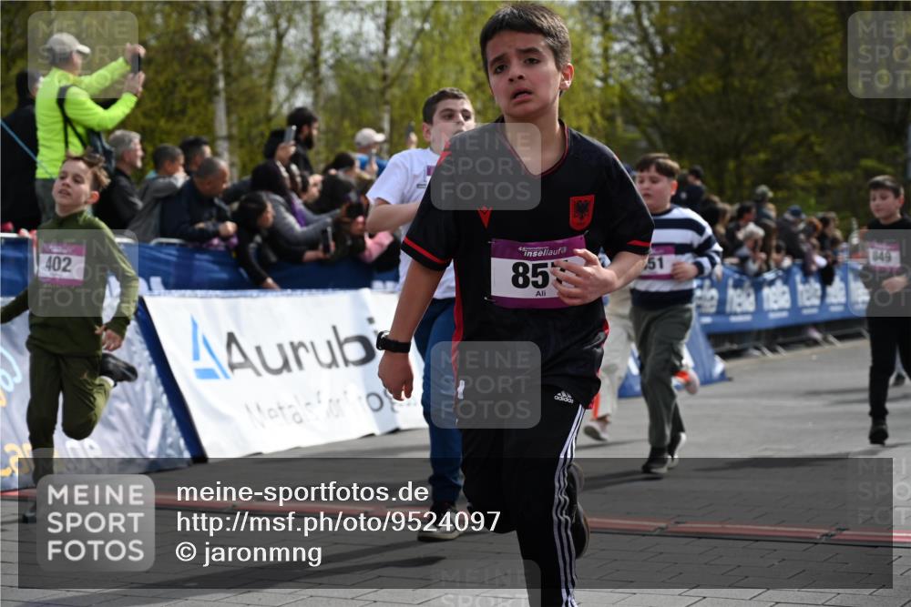 12.04.2026 - 45. Internationalen Wilhelmsburger Insellauf J. Mangold http://msf.ph/oto/9524097 12.04.2026 14:49:57 Ziel 389, 1821, 857, 872, 402, 451, 608, 466, 878, 849, 861, 875, 572, 336, 1036, 1847, 400 meine-sportfotos.de