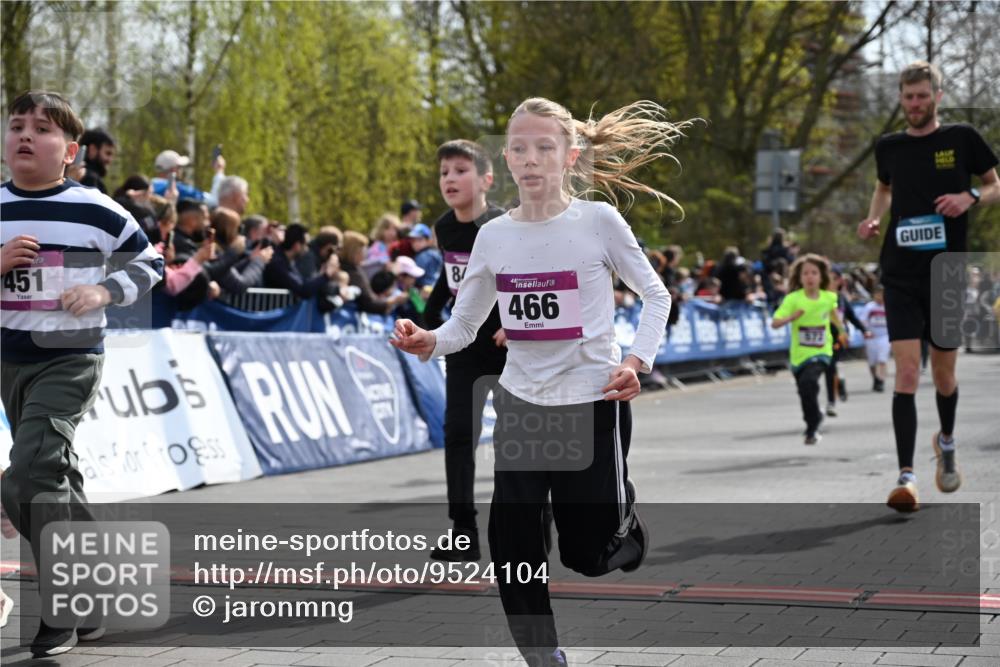 12.04.2026 - 45. Internationalen Wilhelmsburger Insellauf J. Mangold http://msf.ph/oto/9524104 12.04.2026 14:49:58 Ziel 1821, 857, 872, 402, 451, 608, 466, 878, 849, 861, 875, 572, 336, 1036, 1847, 400, 672 meine-sportfotos.de