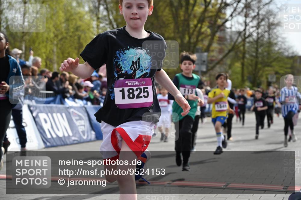 12.04.2026 - 45. Internationalen Wilhelmsburger Insellauf J. Mangold http://msf.ph/oto/9524153 12.04.2026 14:50:08 Ziel 898, 1039, 901, 131, 1061, 624, 1825, 141, 164, 113, 1845, 1849, 1810, 352, 902, 1814, 860, 854, 885, 1801, 138, 355, 856 meine-sportfotos.de