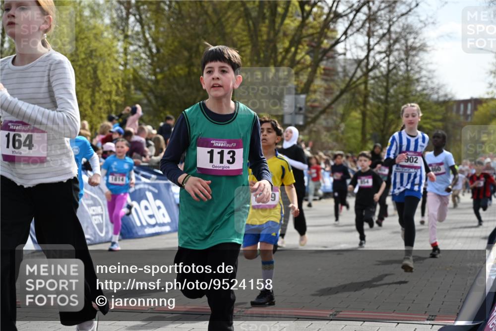 12.04.2026 - 45. Internationalen Wilhelmsburger Insellauf J. Mangold http://msf.ph/oto/9524158 12.04.2026 14:50:09 Ziel 898, 1039, 901, 131, 1061, 624, 1825, 141, 164, 113, 1845, 1849, 1810, 352, 902, 1814, 860, 854, 885, 1801, 138, 355, 856, 1038, 516, 445 meine-sportfotos.de