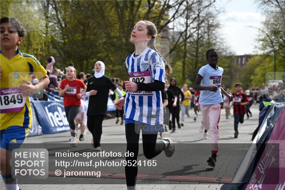 12.04.2026 - 45. Internationalen Wilhelmsburger Insellauf J. Mangold http://msf.ph/oto/9524165 12.04.2026 14:50:10 Ziel 901, 131, 1061, 624, 1825, 141, 164, 113, 1845, 1849, 1810, 352, 902, 1814, 860, 854, 885, 1801, 138, 355, 856, 1038, 516, 445, 395, 600, 168, 396, 871 meine-sportfotos.de