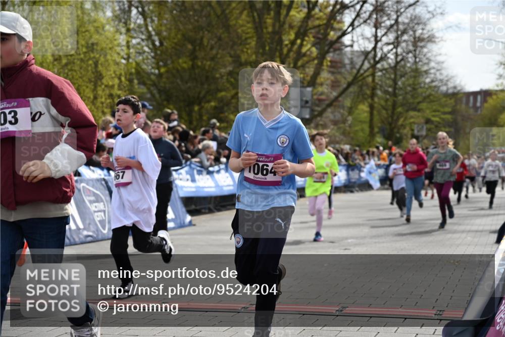 12.04.2026 - 45. Internationalen Wilhelmsburger Insellauf J. Mangold http://msf.ph/oto/9524204 12.04.2026 14:50:18 Ziel 395, 600, 168, 396, 871, 173, 369, 21, 403, 398, 1064, 667, 661, 1829, 561, 469, 397, 393, 376 meine-sportfotos.de