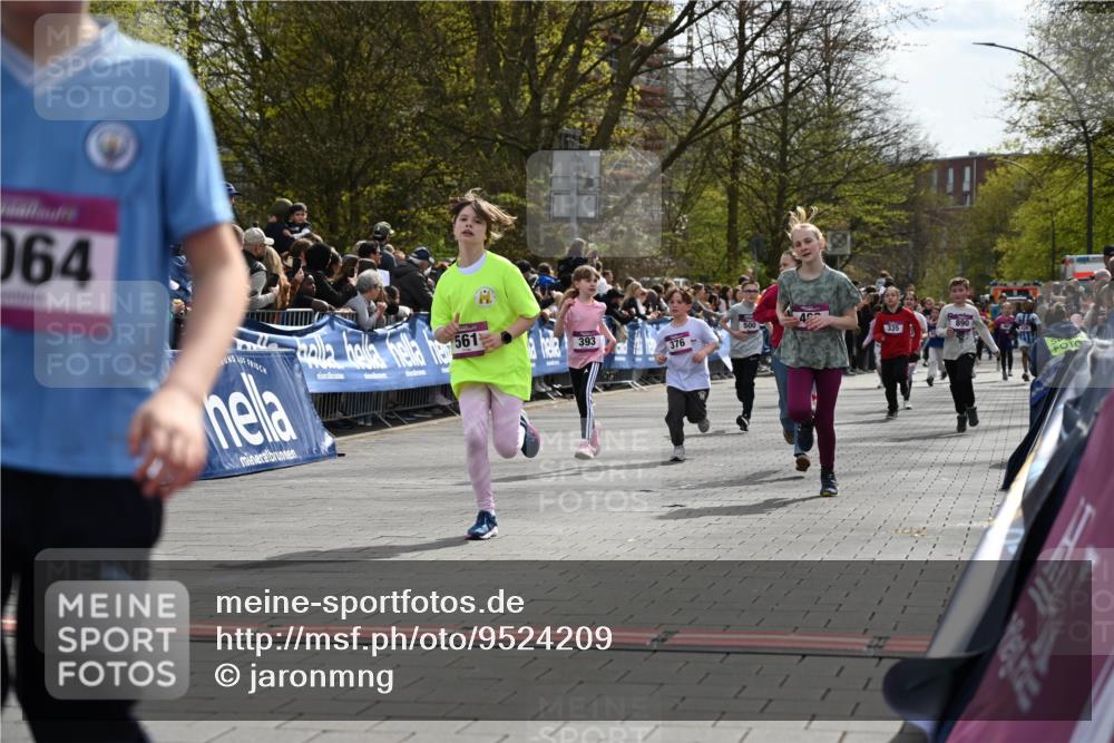 12.04.2026 - 45. Internationalen Wilhelmsburger Insellauf J. Mangold http://msf.ph/oto/9524209 12.04.2026 14:50:19 Ziel 173, 369, 21, 403, 398, 1064, 667, 661, 1829, 561, 469, 397, 393, 376, 890, 500 meine-sportfotos.de